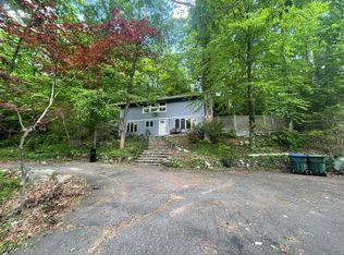 43 Valerie Ct, Tuxedo Park, NY 10987