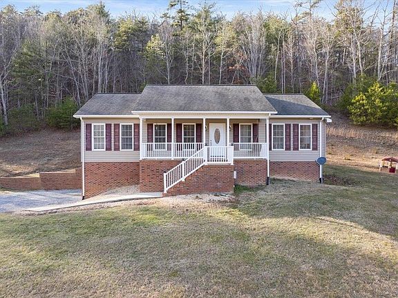 2nd image of 569 Mill Ln