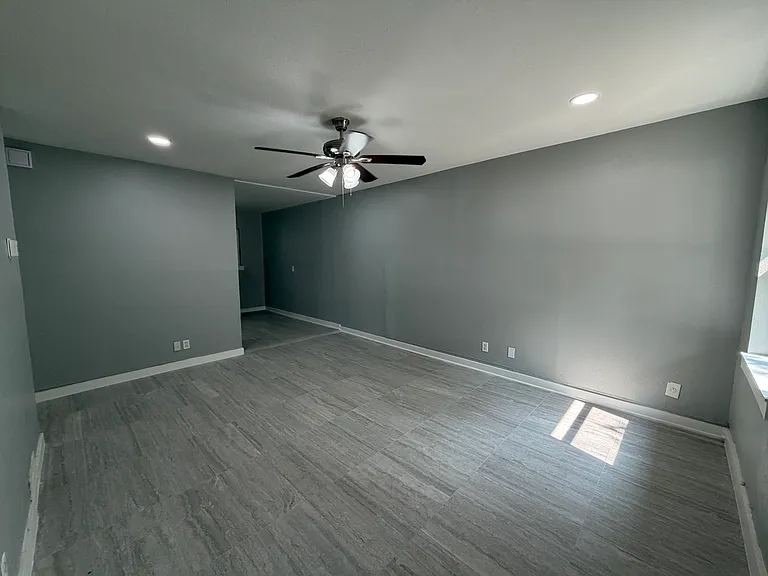2502 Normont Cir — Photo 5