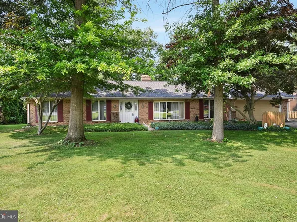 3 Oak Ln, Strasburg, PA 17579