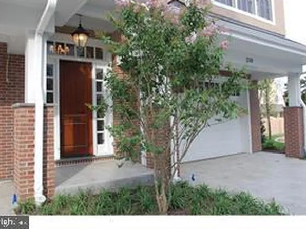 239 W Wayne Ave Unit C, Wayne, PA 19087