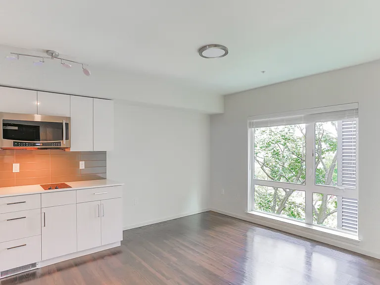 5001 Brooklyn Ave NE — Photo 18
