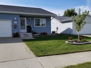 700 19th Ave SE, Minot, ND 58701