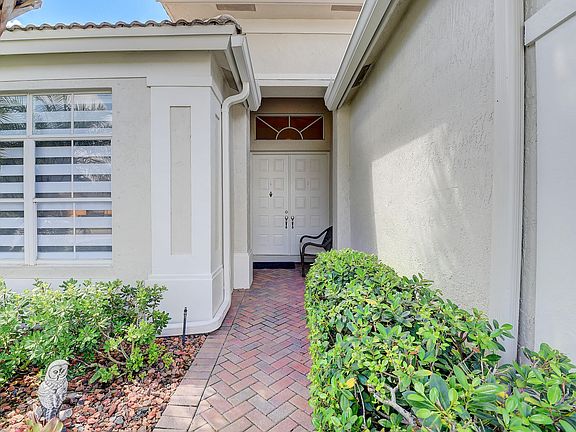 3rd image of 6623 Southport Drive