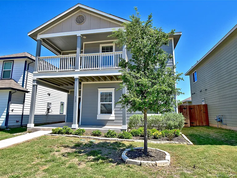 317 Clearlake Dr — Photo 2