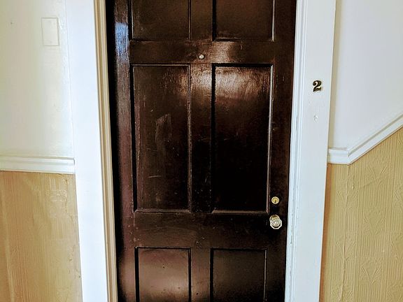 5th image of 106 N Dooley Ave APT 2