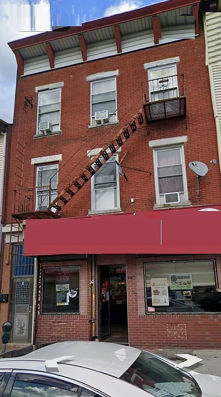 3 bed, 1000 sqft, $2,500 — Photo 1