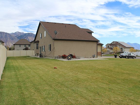 Large 1/3rd acre lot