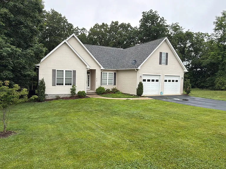 6729 Bradley Rd — Photo 1