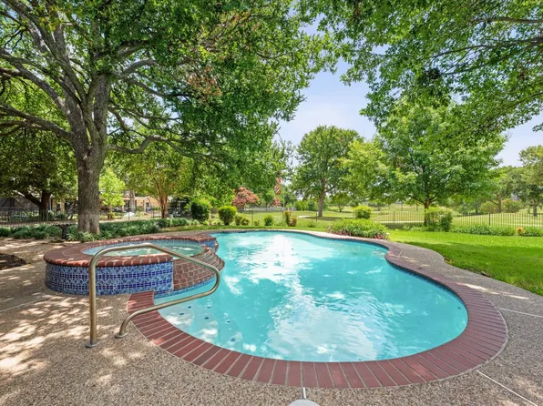 1408 Clover Hill Rd, Mansfield, TX 76063