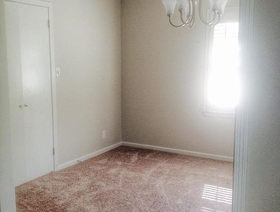 4th image of 115 Ocala Dr