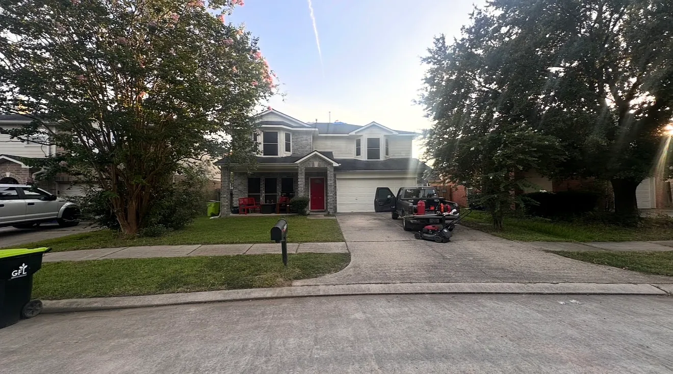 Waltham St, Spring — Photo 1