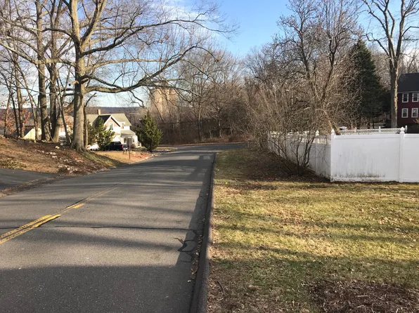 29 Washington St, Rocky Hill, CT 06067