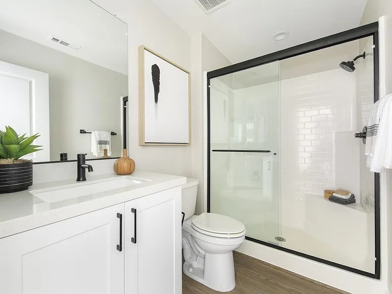 12911 Calabria Dr — Photo 5