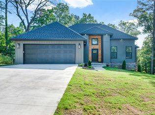 11 Ellesmere Ln, Bella Vista, AR 72714