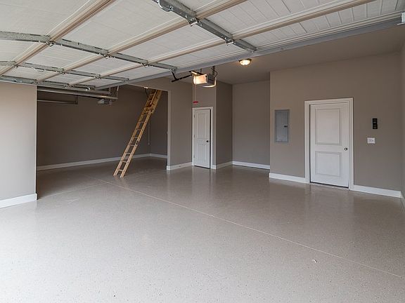 5th image of 1407 SW Manhattan Ave