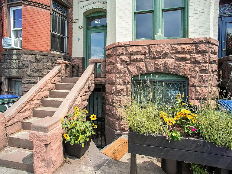 828 D St SE #1 — Photo 22
