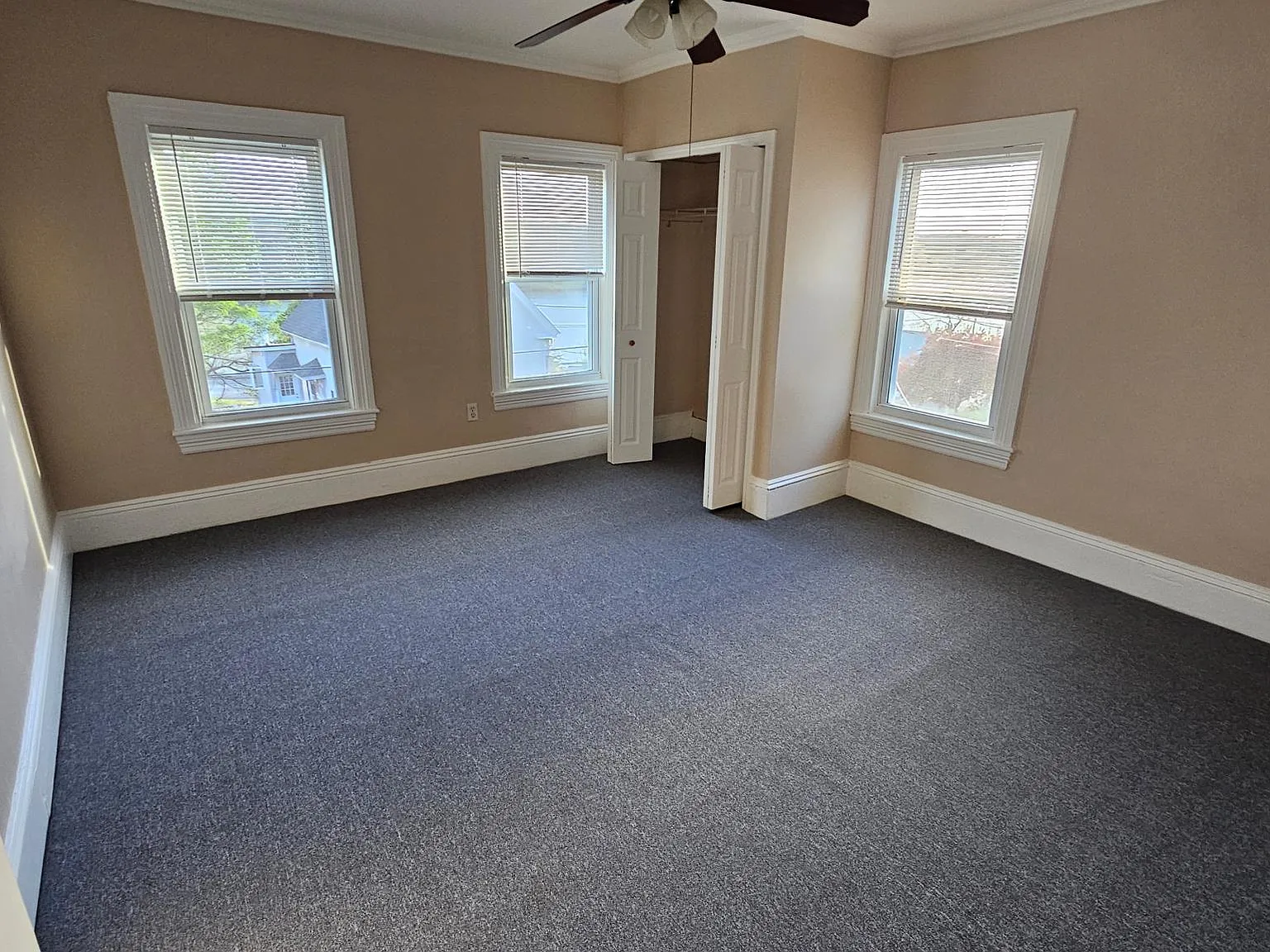 2 bed, 950 sqft, $1,945 — Photo 2