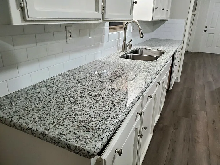 3024 E Illinois Ave — Photo 5