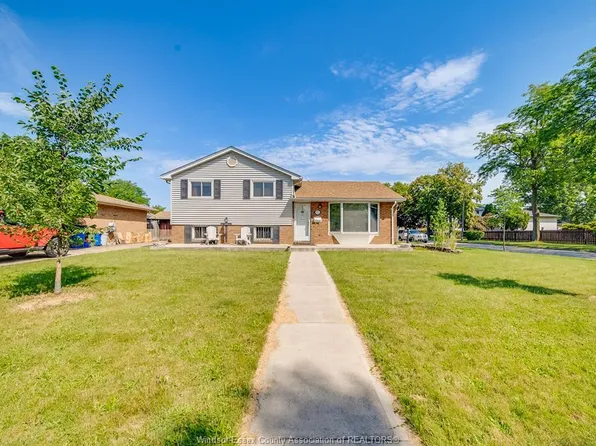5122 Colbourne Dr, Windsor, ON N8T 1T8