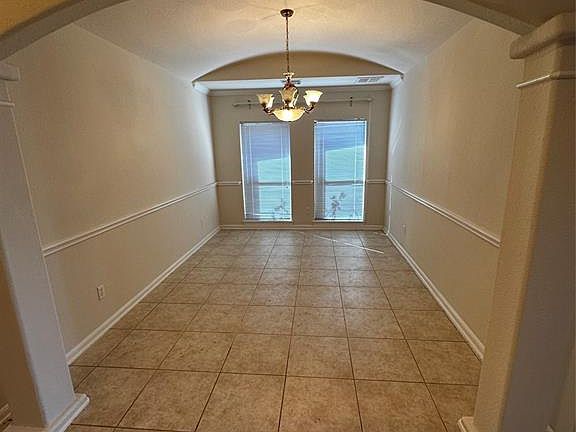 5th image of 4930 Julia Court