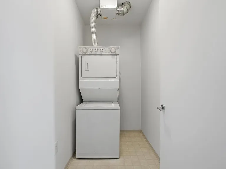 151 W 2nd St #1906 — Photo 14