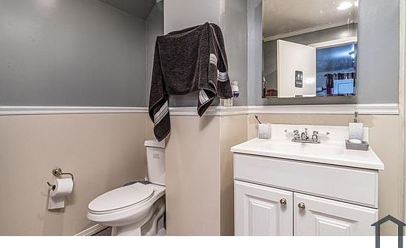 4th image of 15 Essex St #1