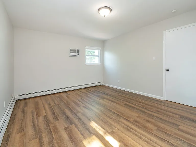 80 Maxwell Ave #2 — Photo 4