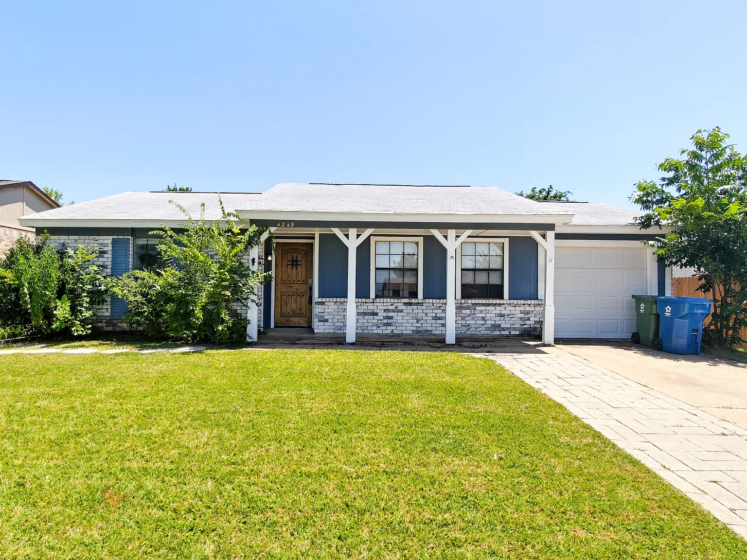 3 bed, 1654 sqft, $2,350 — Photo 1