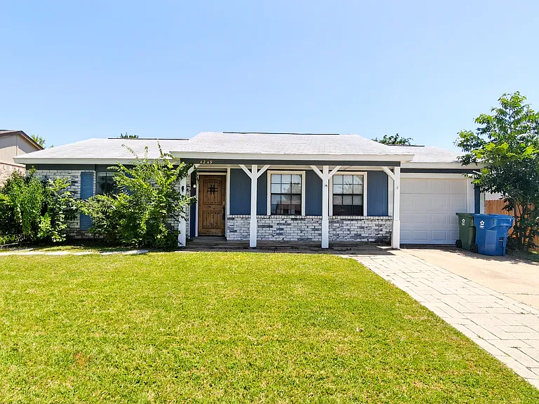 4249 Driscoll Dr — Photo 1