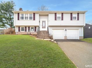 3 Blue Bird Rd, Middletown, CT 06457