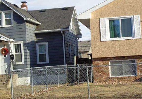 3rd image of 124 Dale St W