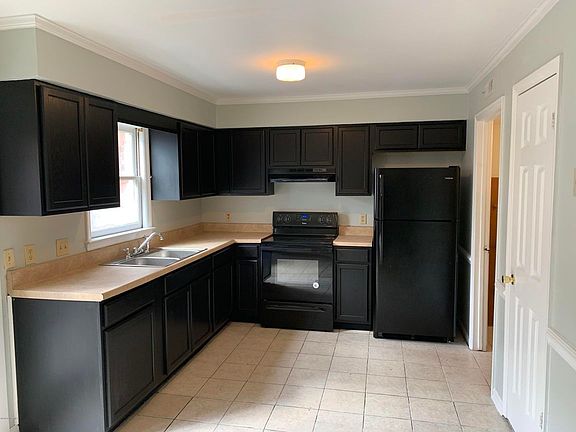 5th image of 100 Kristin Dr APT A1