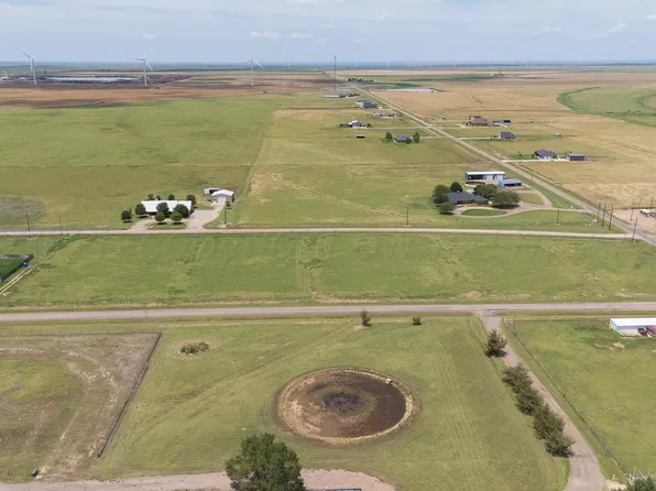 N 1st St, Vega, TX 79092