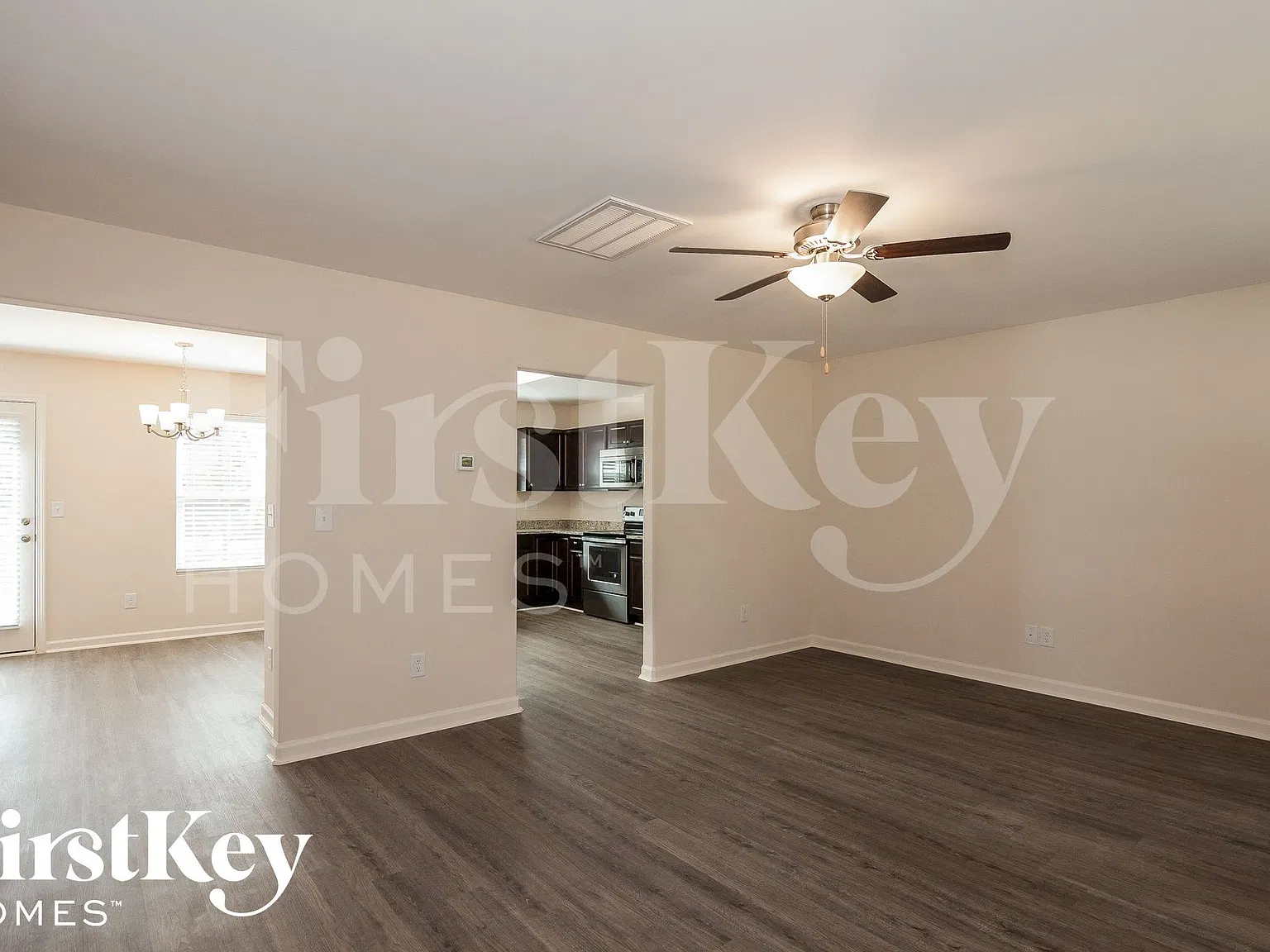 4 bed, 2.5 bath, 1600 sqft, $2,235 — Photo 3