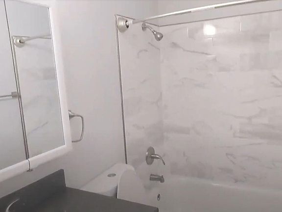 5th image of 2001 W Morten Ave #8