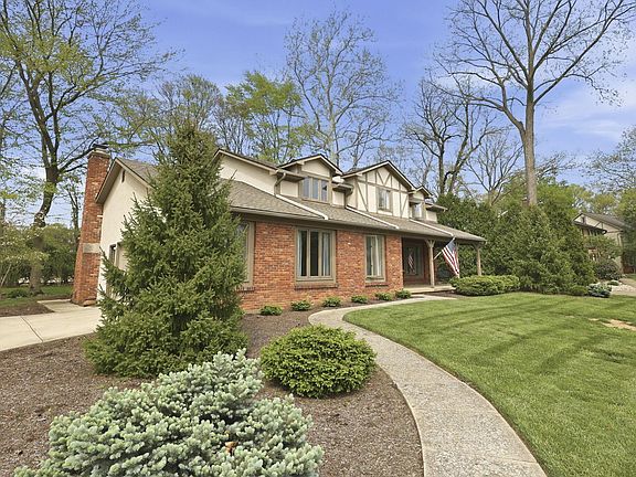 3rd image of 1250 Briarmeadow Dr