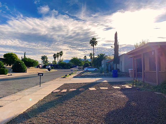 4th image of 9830 E Celeste Dr