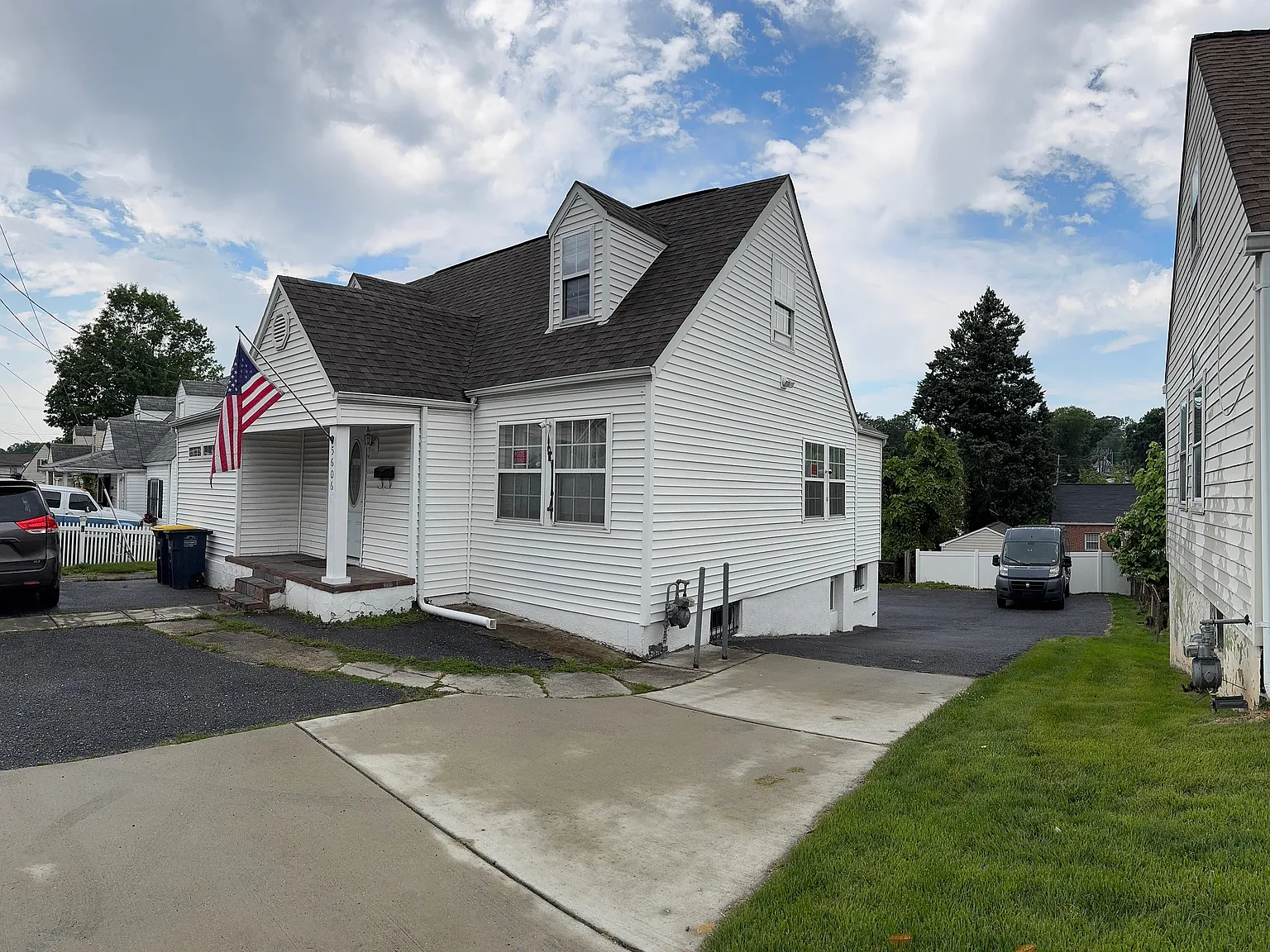 5606 Annapolis Rd — Photo 1