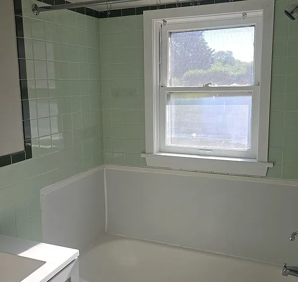 106 E North St — Photo 25