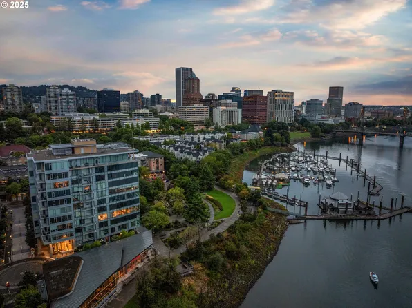 1900 S River Dr #N402, Portland, OR 97201