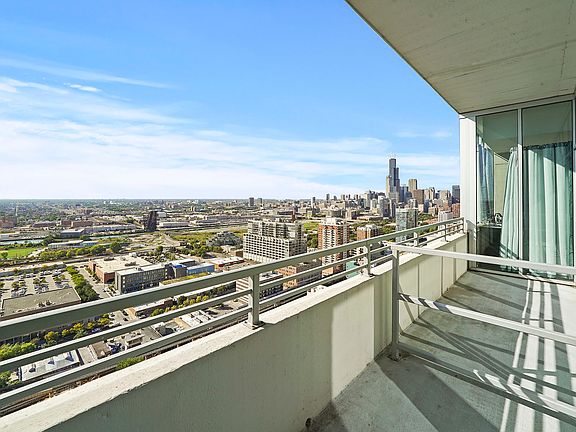 4th image of 1720 S Michigan Ave APT 3211