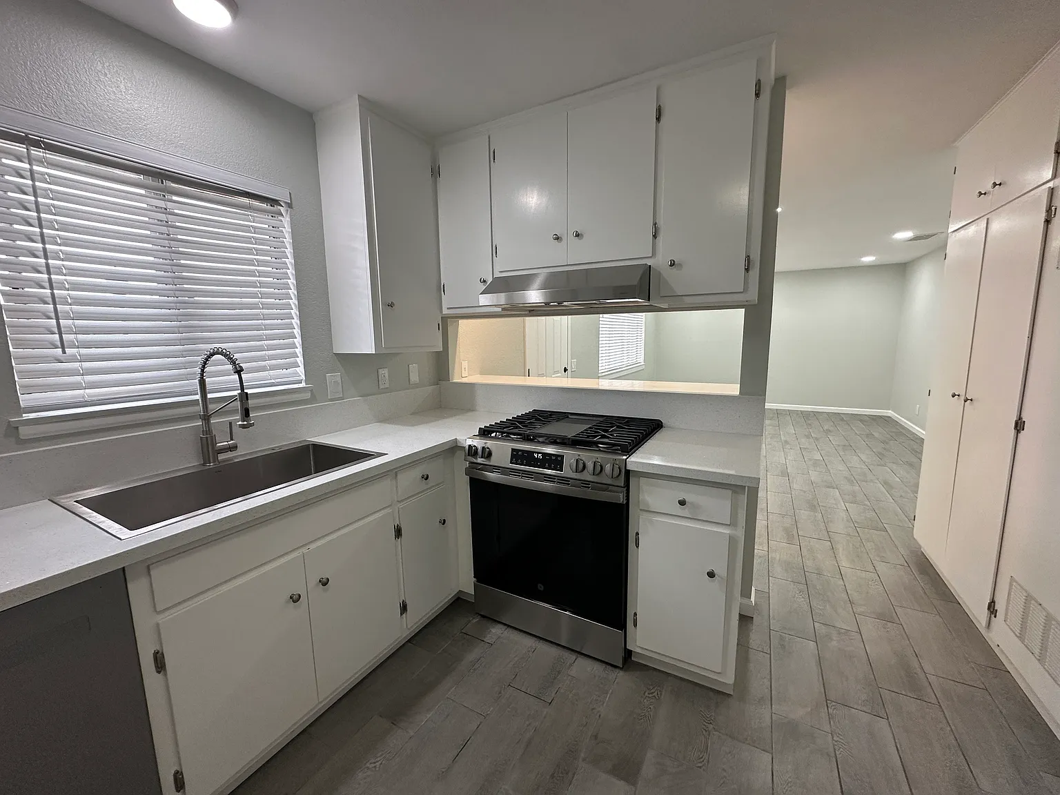 2 bed, 900 sqft, $1,775 — Photo 4