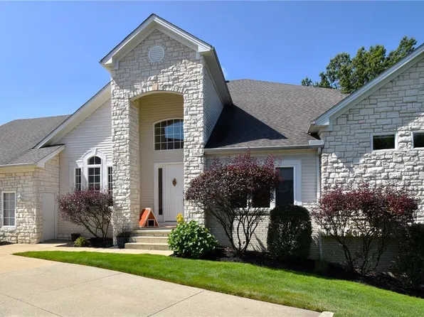 394 W Inverness Dr, Highland Heights, OH 44143