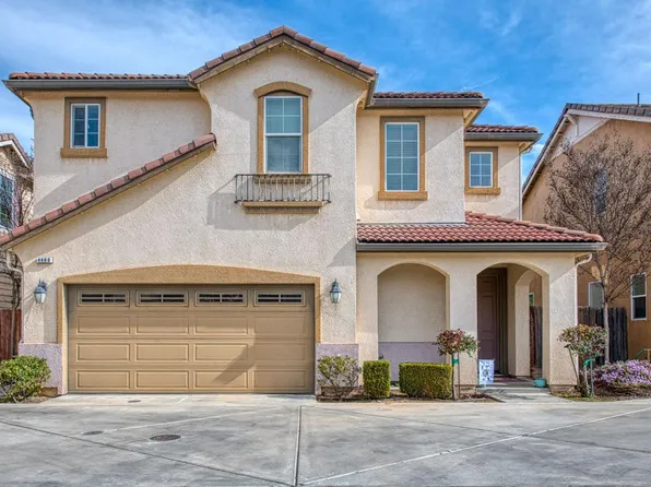 4466 W Artemisa Dr, Fresno, CA 93722