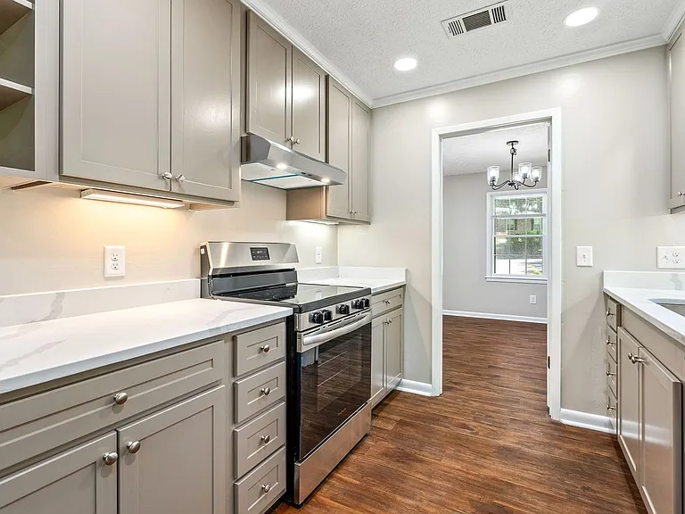 307 Lancaster Ave — Photo 8