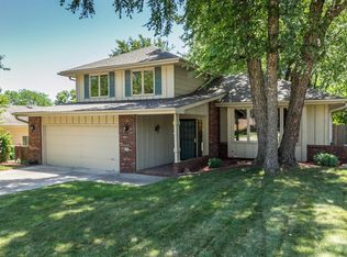 3804 Western Hills Dr, West Des Moines, IA 50265