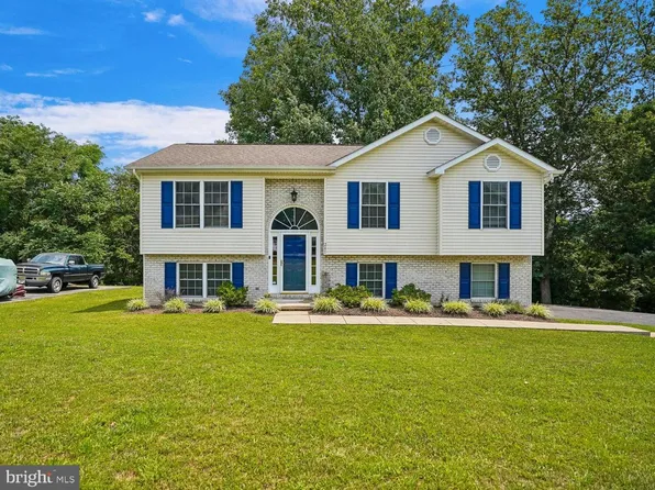 241 Coriander Way, Bunker Hill, WV 25413