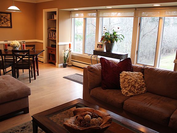 Living Room/ Dining Room