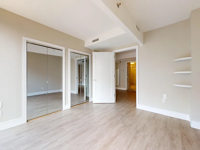 237 E 34th St #1802 — Photo 16